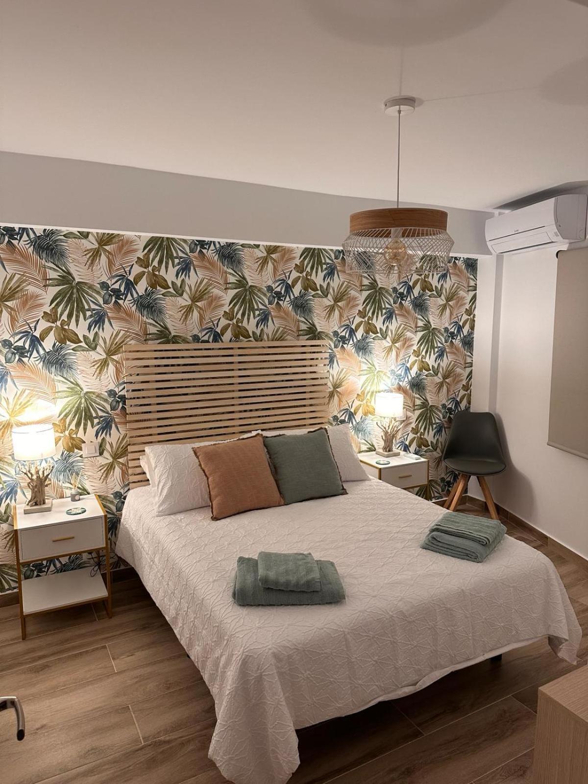 Waterfront 3 Bed Apartment, 90M From The Beach Platja de Larenal Exterior foto